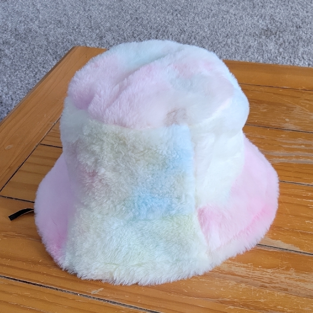 🆕️Pastel Multicolor Fuzzy Bucket Hat .15
